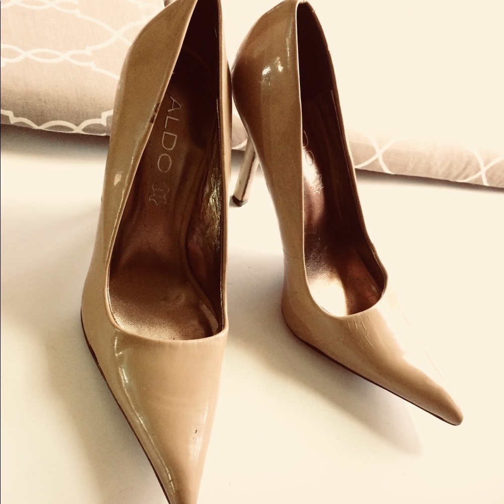 ALDO NUDE PUMPS WITH POINTY TOES